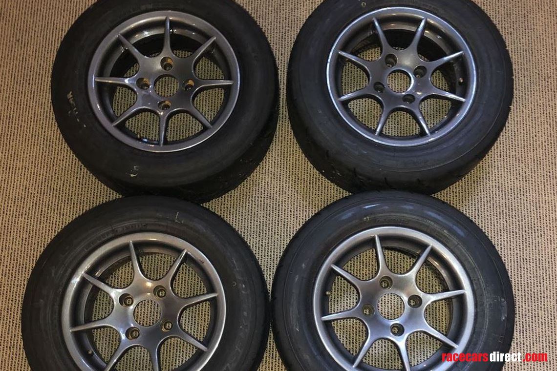 4-x-caterham-wheels-fitted-with-toyo-888