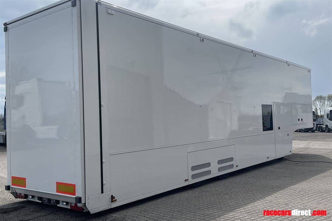 krukenmeier-racetrailer-with-tent