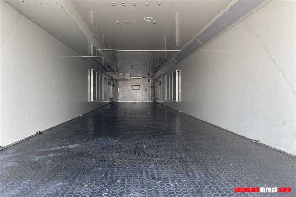 krukenmeier-racetrailer-with-tent