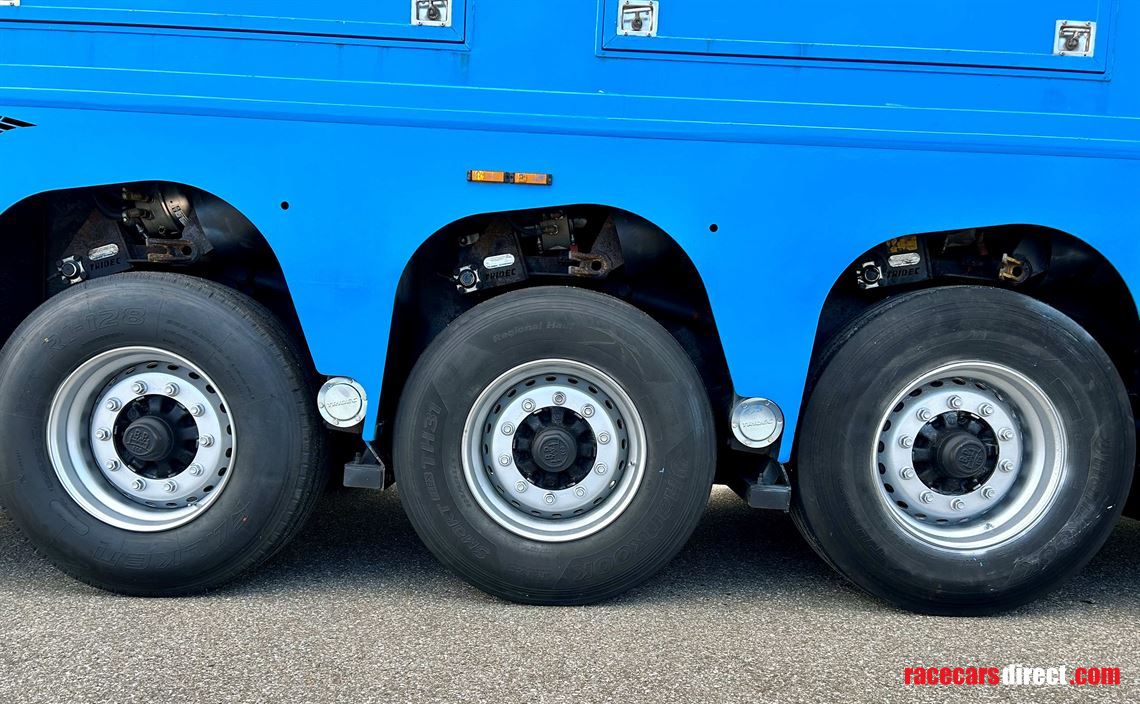 racetrailer-3-carsliving-incl-mb-actros-1842