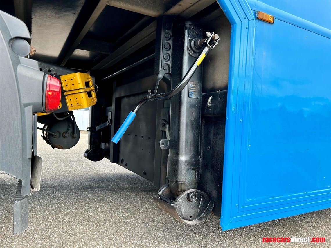 racetrailer-3-carsliving-incl-mb-actros-1842