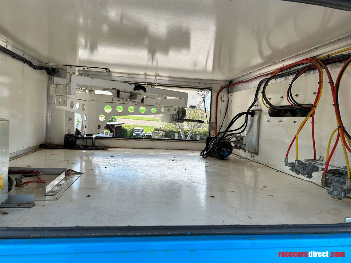 racetrailer-3-carsliving-incl-mb-actros-1842