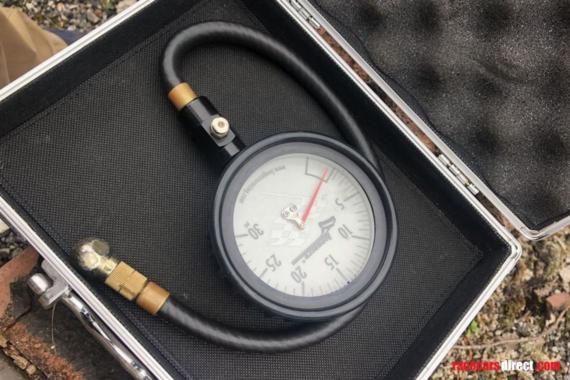 longacre-tyre-press-gauge-with-case