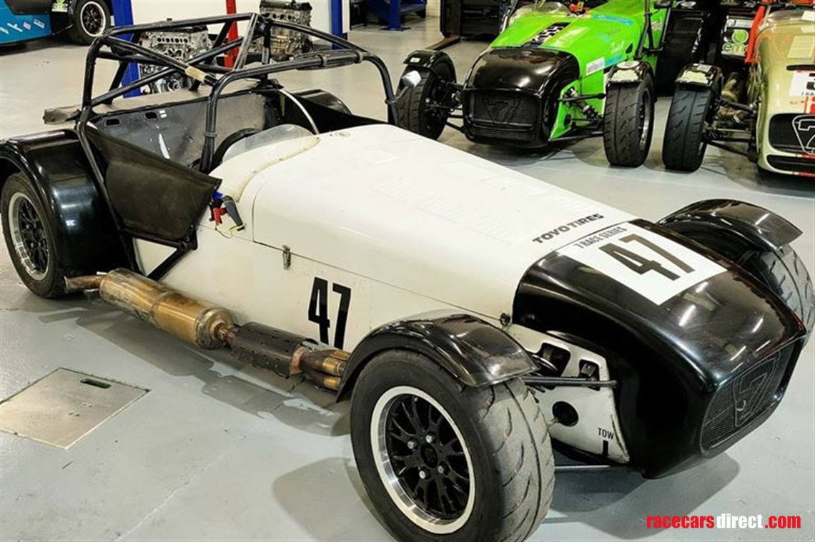 caterham-supersport-16-race-track-car