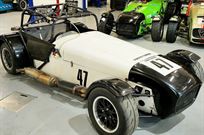 caterham-supersport-16-race-track-car