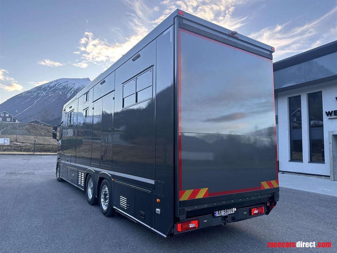 stx-racing-transporter-wlarge-living---new-pr