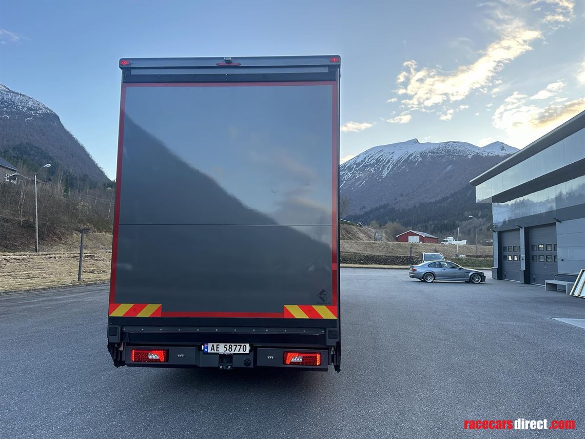 stx-racing-transporter-wlarge-living---new-pr