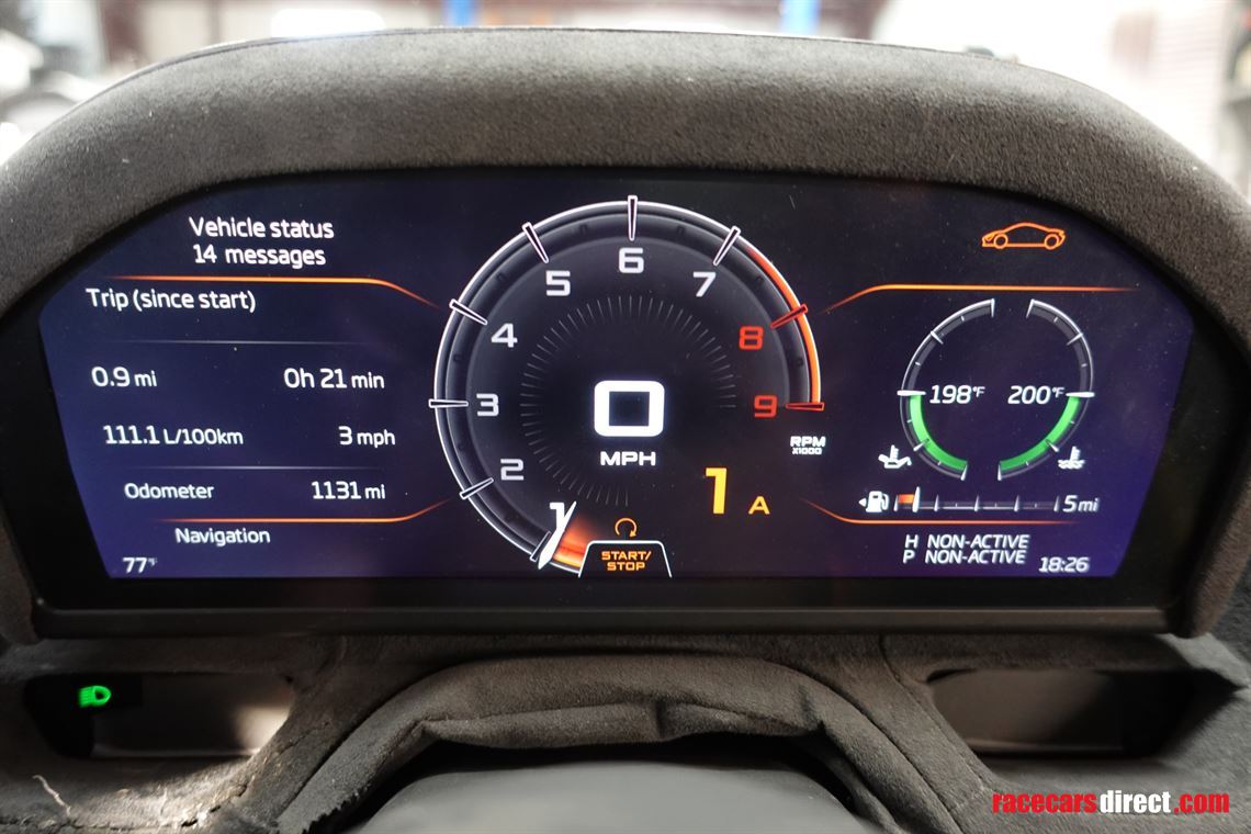 mclaren-720s-and-ducati-1199-panigale-pit-bik