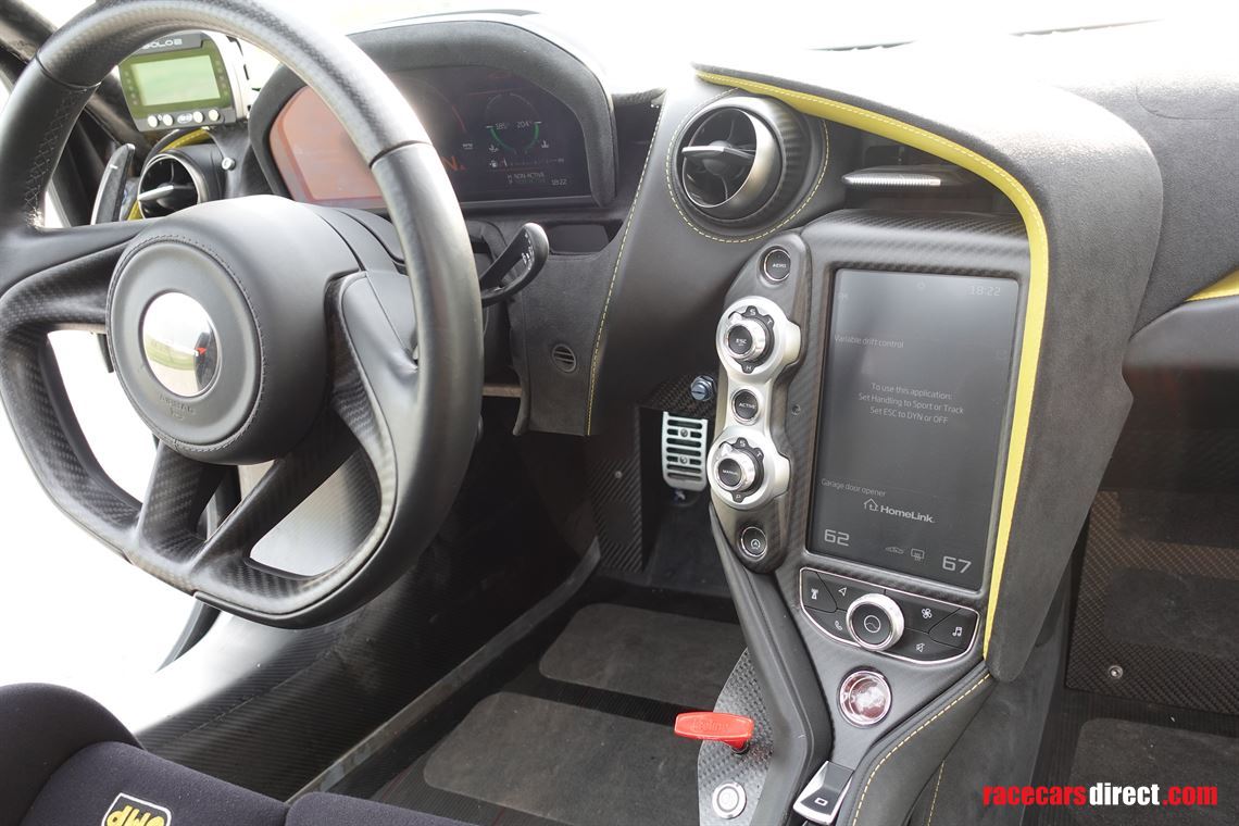 mclaren-720s-and-ducati-1199-panigale-pit-bik