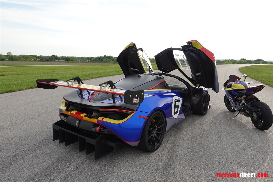 mclaren-720s-and-ducati-1199-panigale-pit-bik