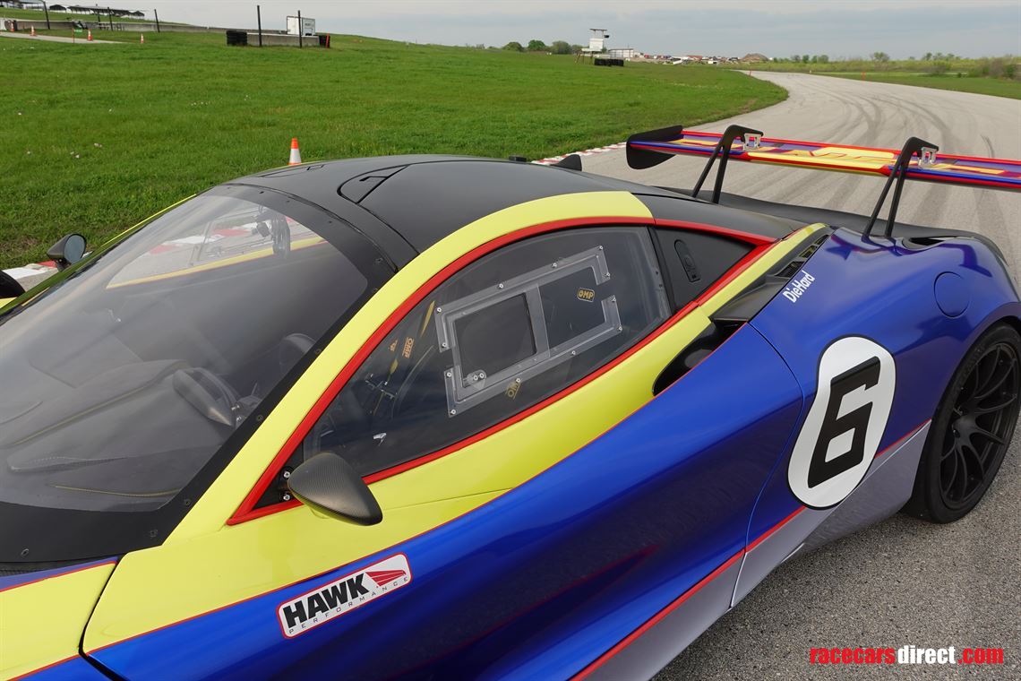 mclaren-720s-and-ducati-1199-panigale-pit-bik