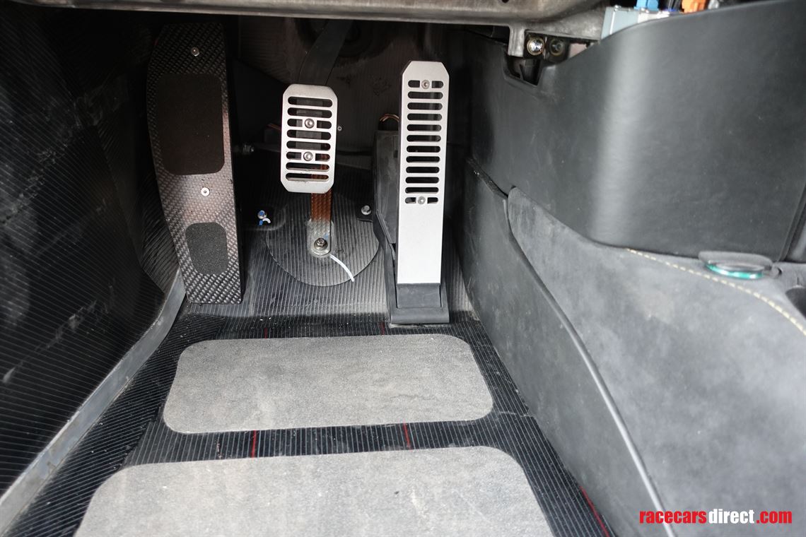 mclaren-720s-and-ducati-1199-panigale-pit-bik