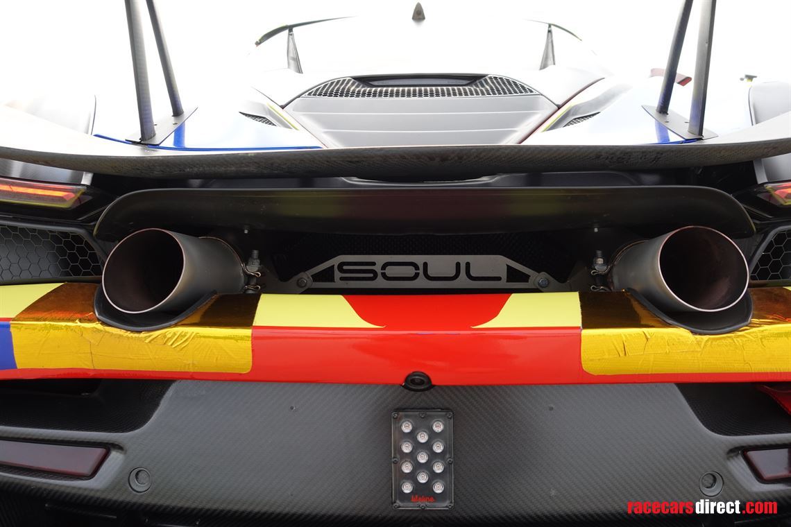 mclaren-720s-and-ducati-1199-panigale-pit-bik