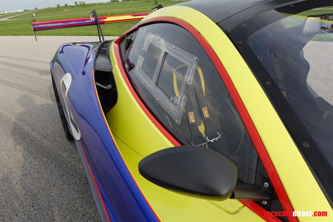 mclaren-720s-and-ducati-1199-panigale-pit-bik