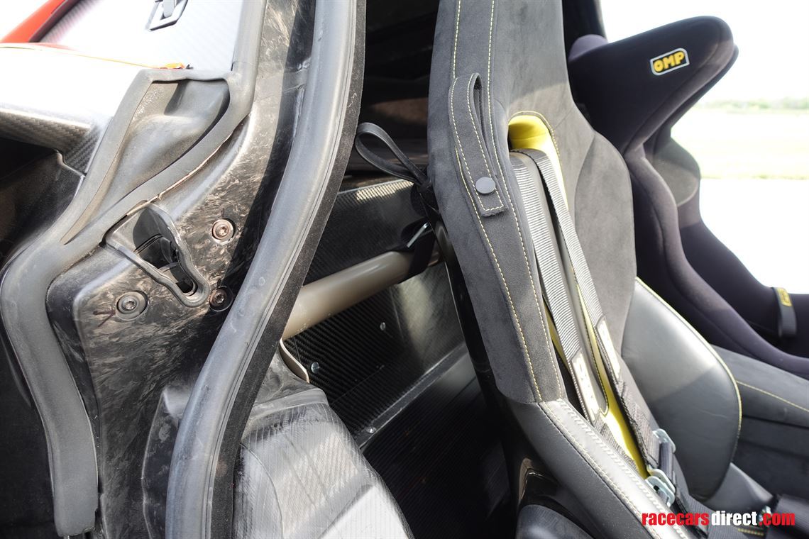 mclaren-720s-and-ducati-1199-panigale-pit-bik