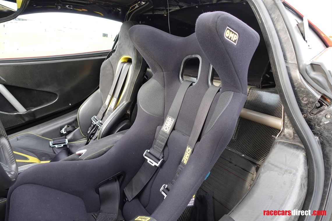 mclaren-720s-and-ducati-1199-panigale-pit-bik