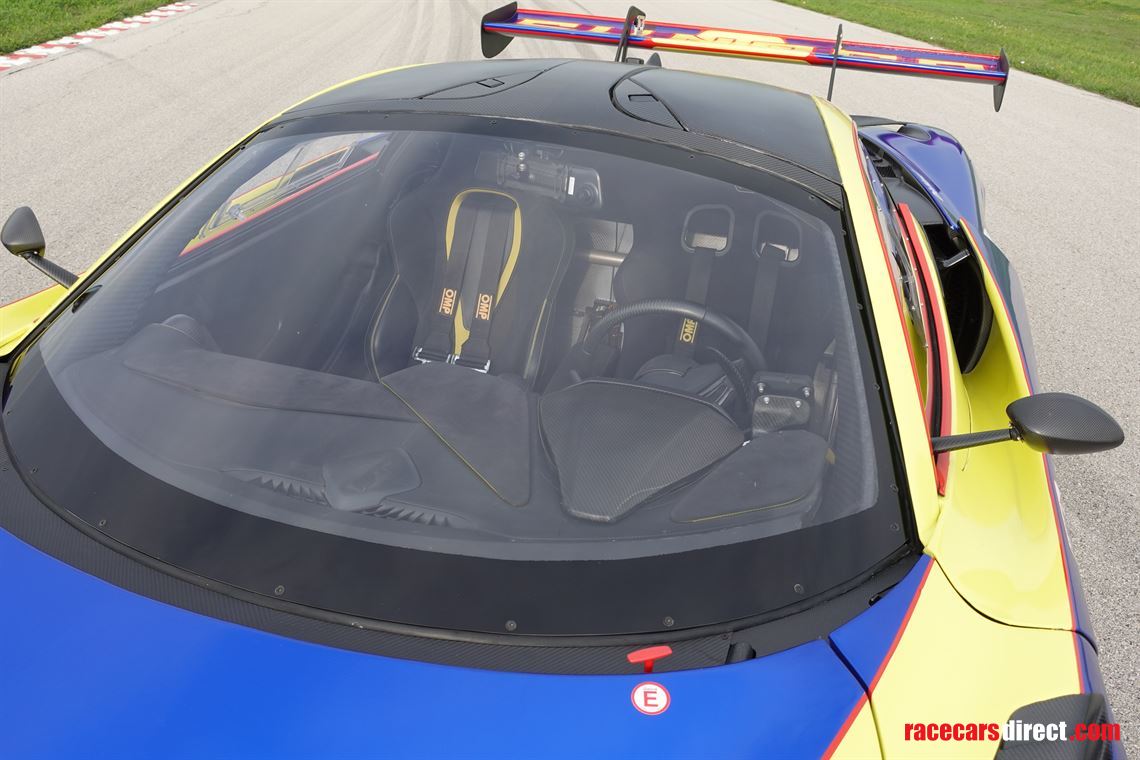 mclaren-720s-and-ducati-1199-panigale-pit-bik