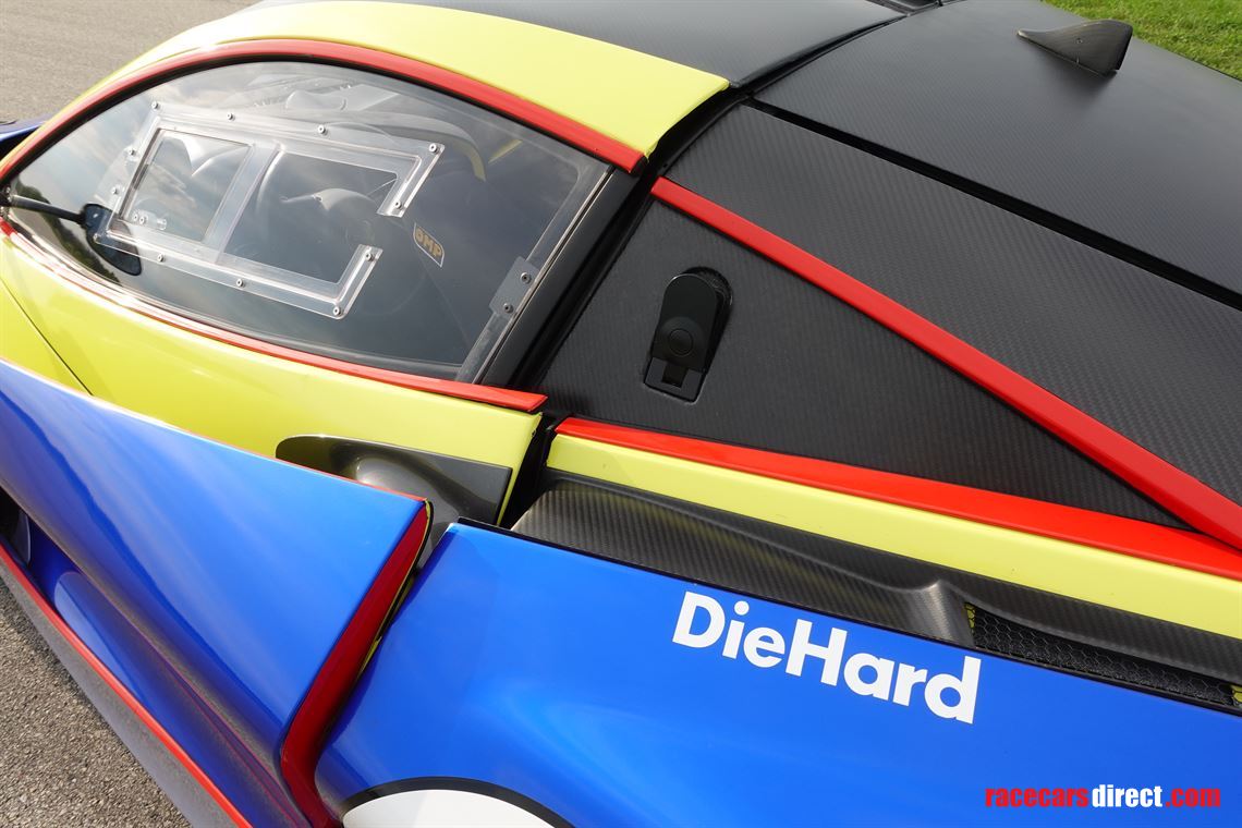 mclaren-720s-and-ducati-1199-panigale-pit-bik