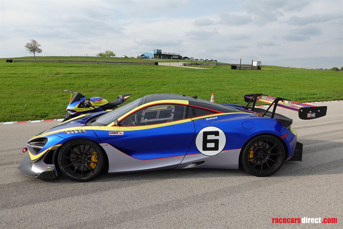 mclaren-720s-and-ducati-1199-panigale-pit-bik