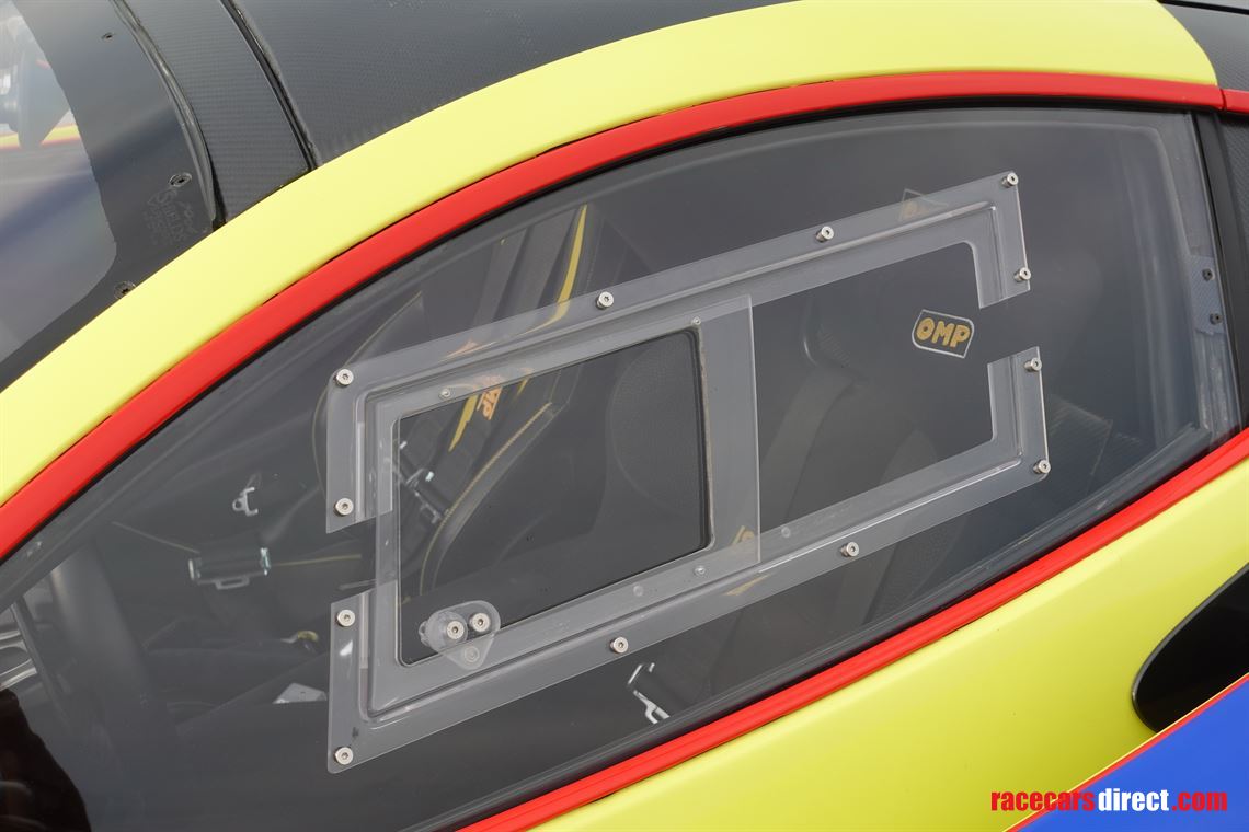 mclaren-720s-and-ducati-1199-panigale-pit-bik