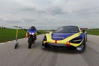 mclaren-720s-and-ducati-1199-panigale-pit-bik