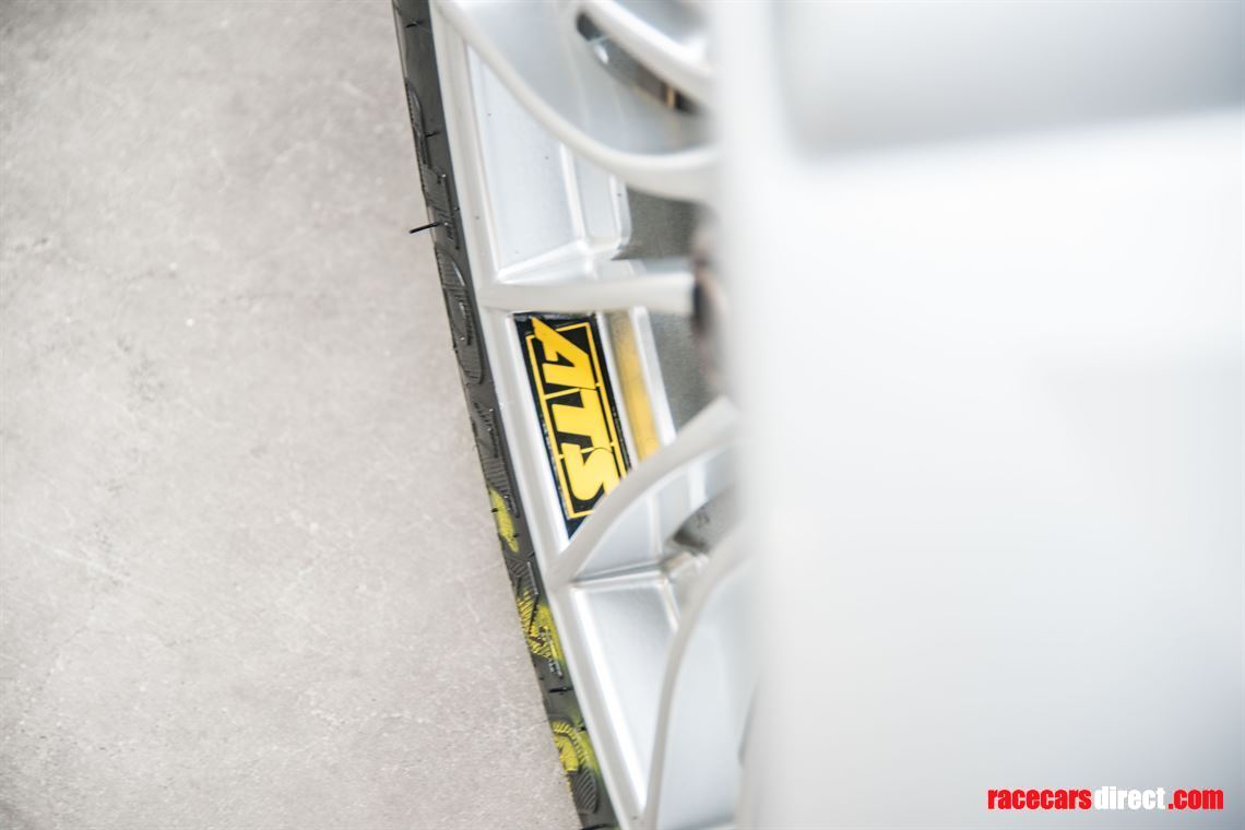 sold-dtm-amg-mercedes-hwa-official-show-car