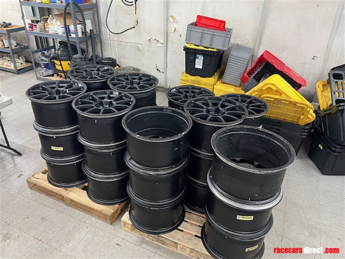 aston-martin-gt4-wheels