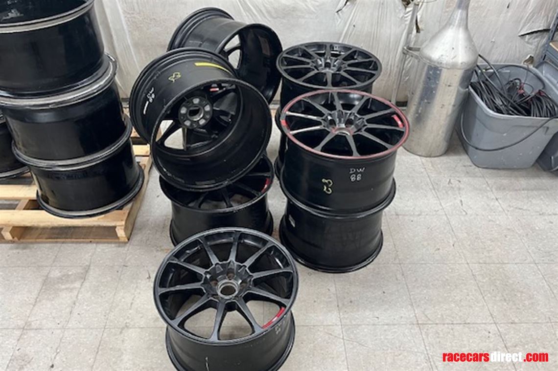 2016-audi-gt4-wheels