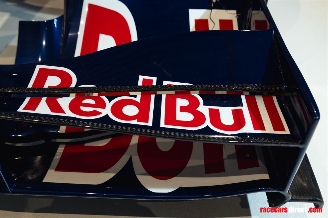 f1-scuderia-toro-rosso-str4-original-2009