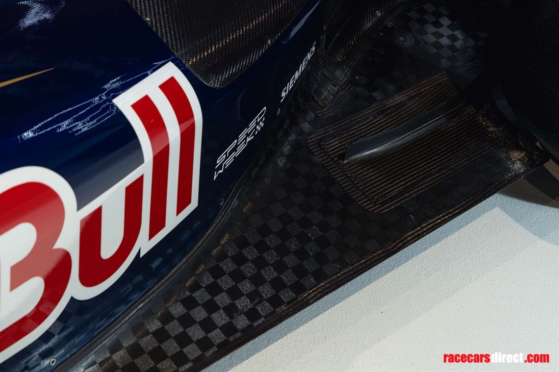 f1-scuderia-toro-rosso-str4-original-2009