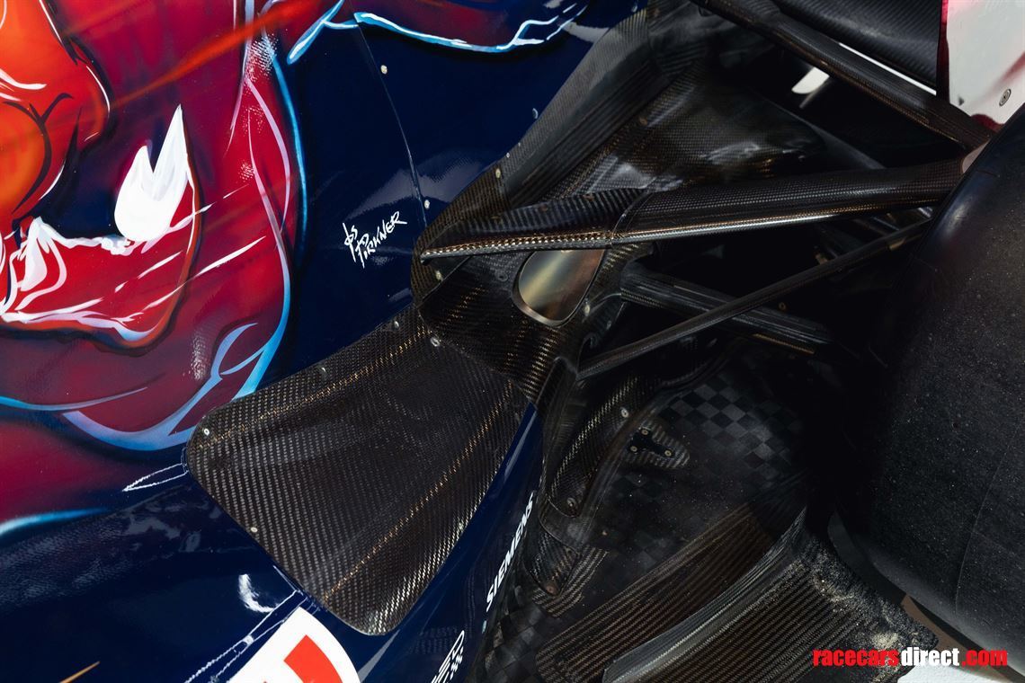 f1-scuderia-toro-rosso-str4-original-2009