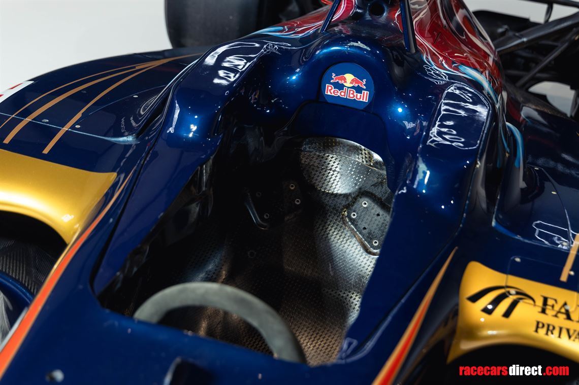 f1-scuderia-toro-rosso-str4-original-2009