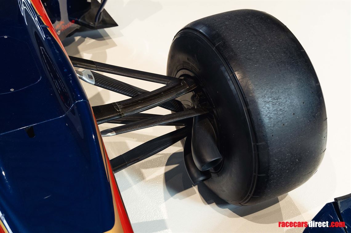 f1-scuderia-toro-rosso-str4-original-2009