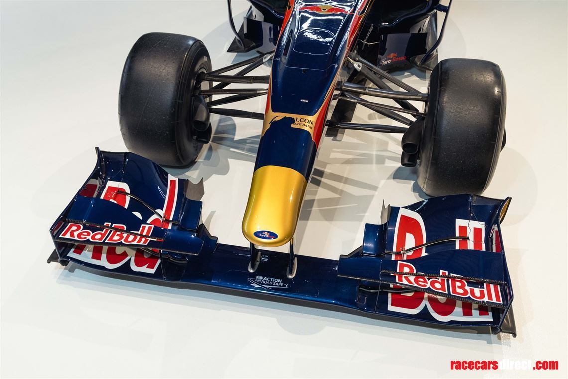 f1-scuderia-toro-rosso-str4-original-2009