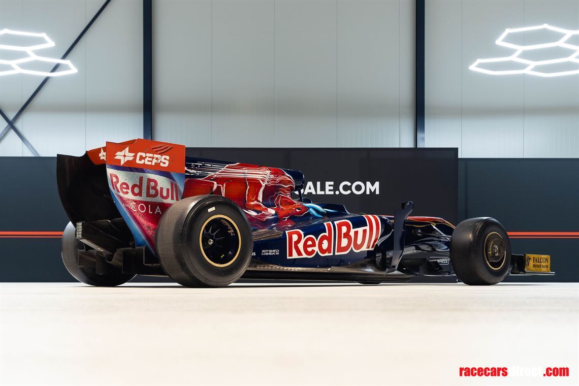 f1-scuderia-toro-rosso-str4-original-2009