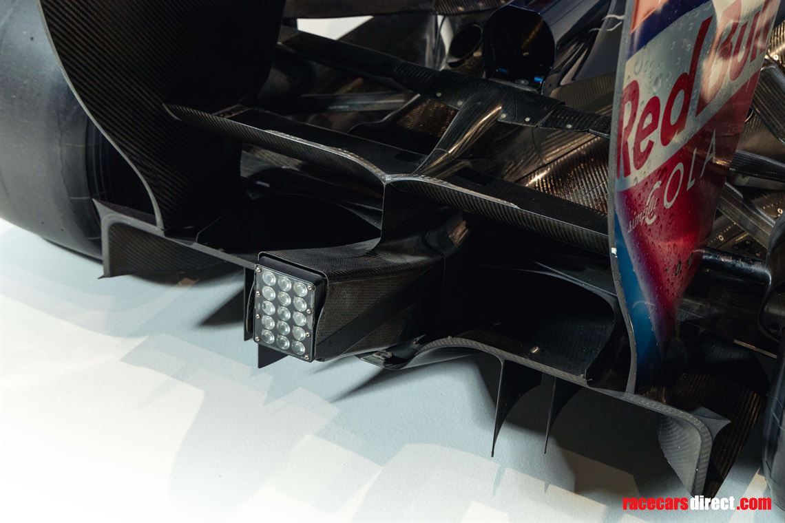 f1-scuderia-toro-rosso-str4-original-2009