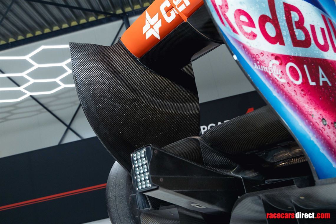 f1-scuderia-toro-rosso-str4-original-2009