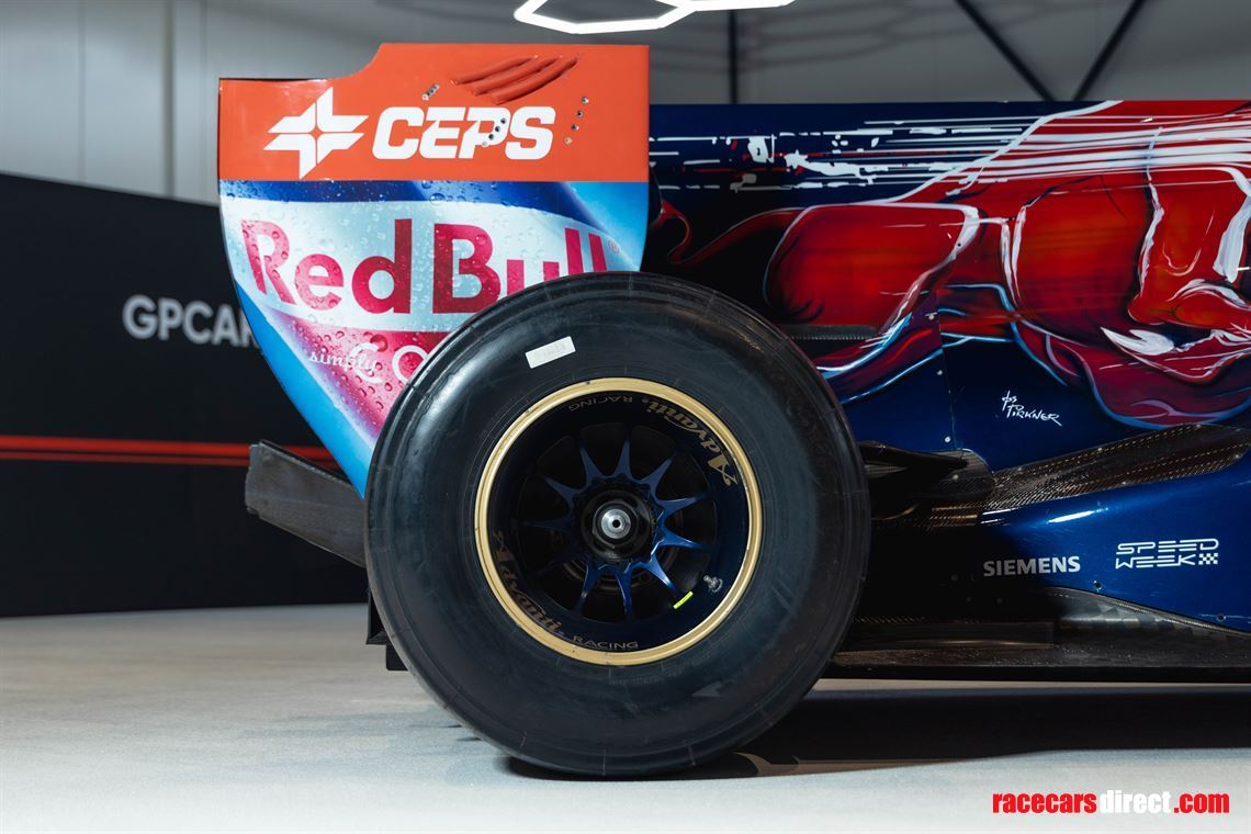 f1-scuderia-toro-rosso-str4-original-2009