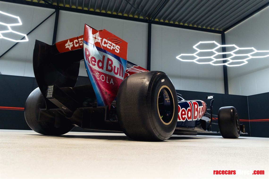 f1-scuderia-toro-rosso-str4-original-2009