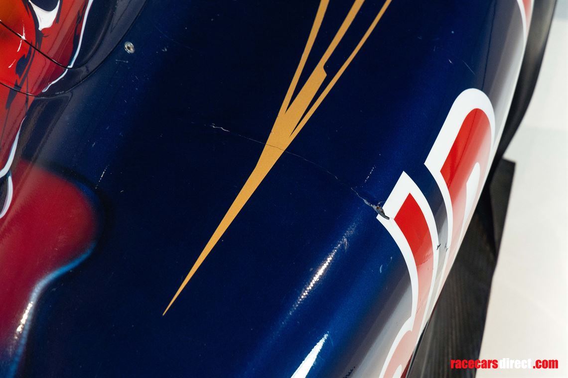 f1-scuderia-toro-rosso-str4-original-2009