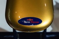 f1-scuderia-toro-rosso-str4-original-2009