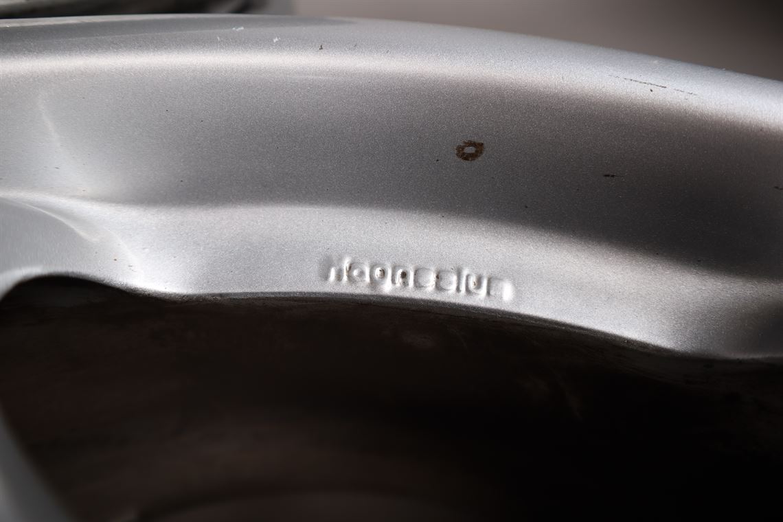 porsche-964-rs-magnesium-wheels-75x17-and-9x1