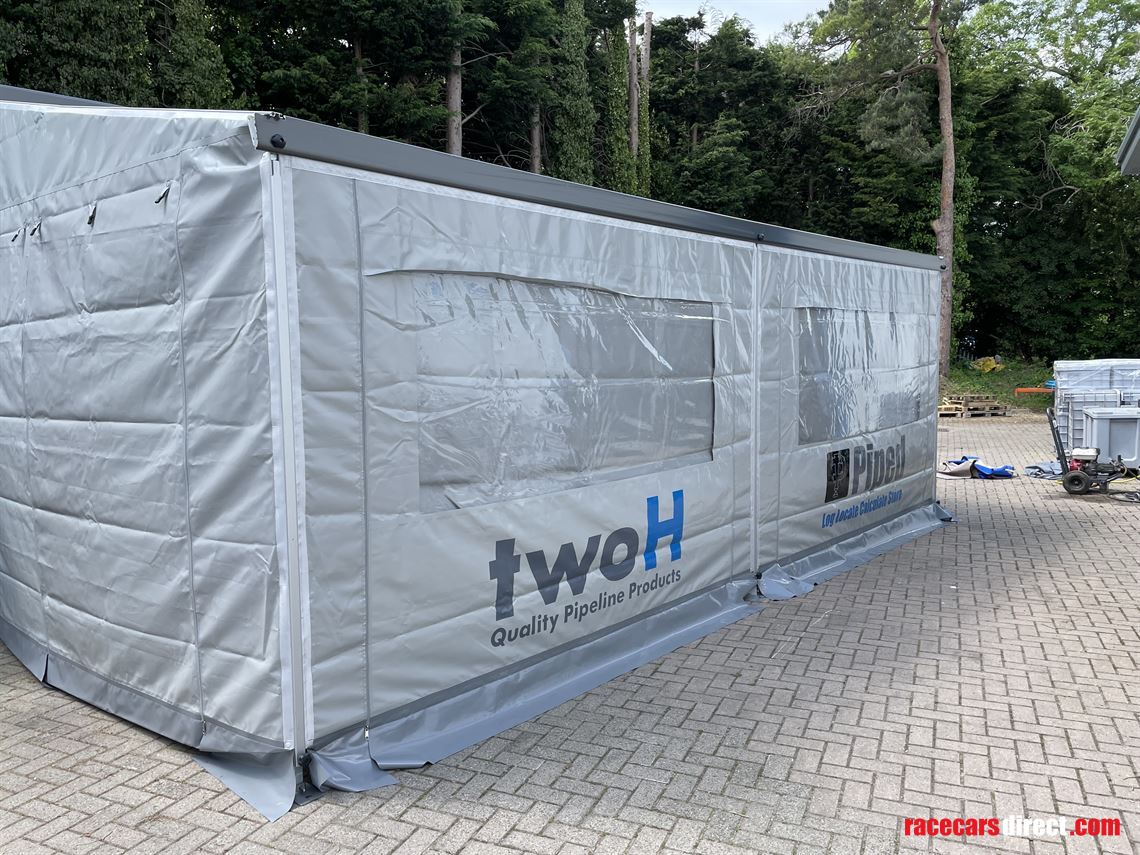 mercedes-luxury-race-truck-with-garage-and-li