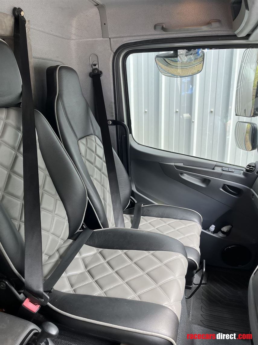 mercedes-luxury-race-truck-with-garage-and-li