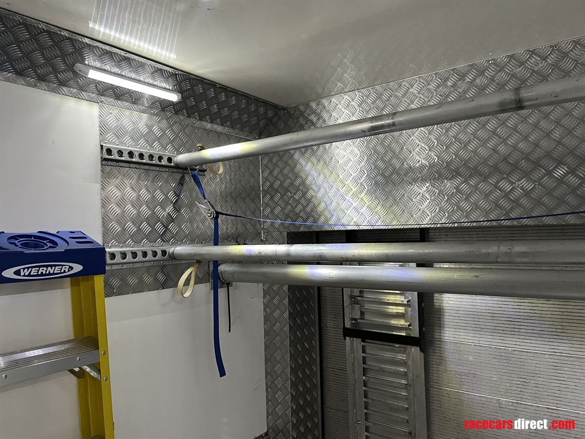 mercedes-luxury-race-truck-with-garage-and-li