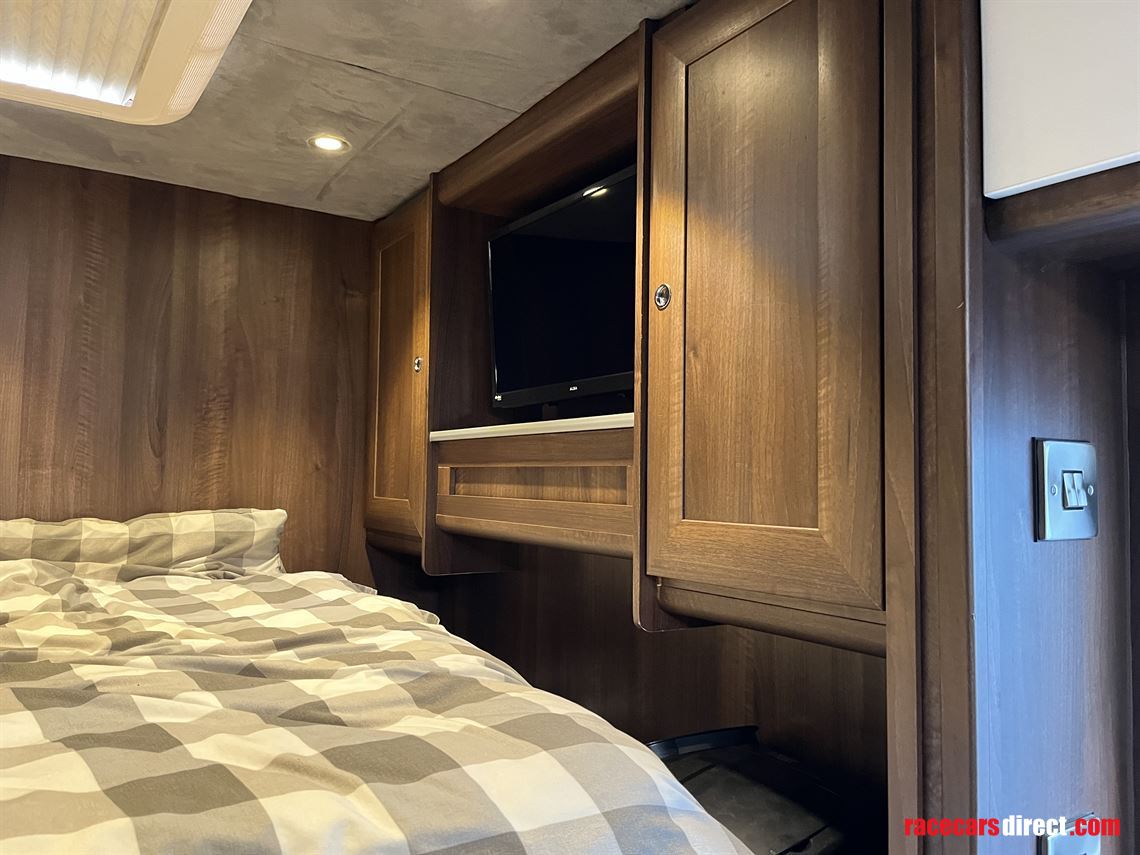 mercedes-luxury-race-truck-with-garage-and-li