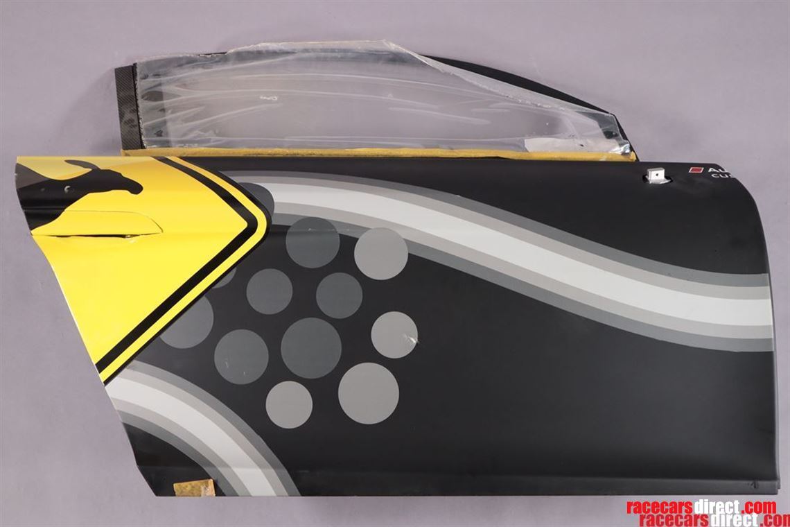 wanted-audi-r8-lms-gt3-carbon-door-left-drive
