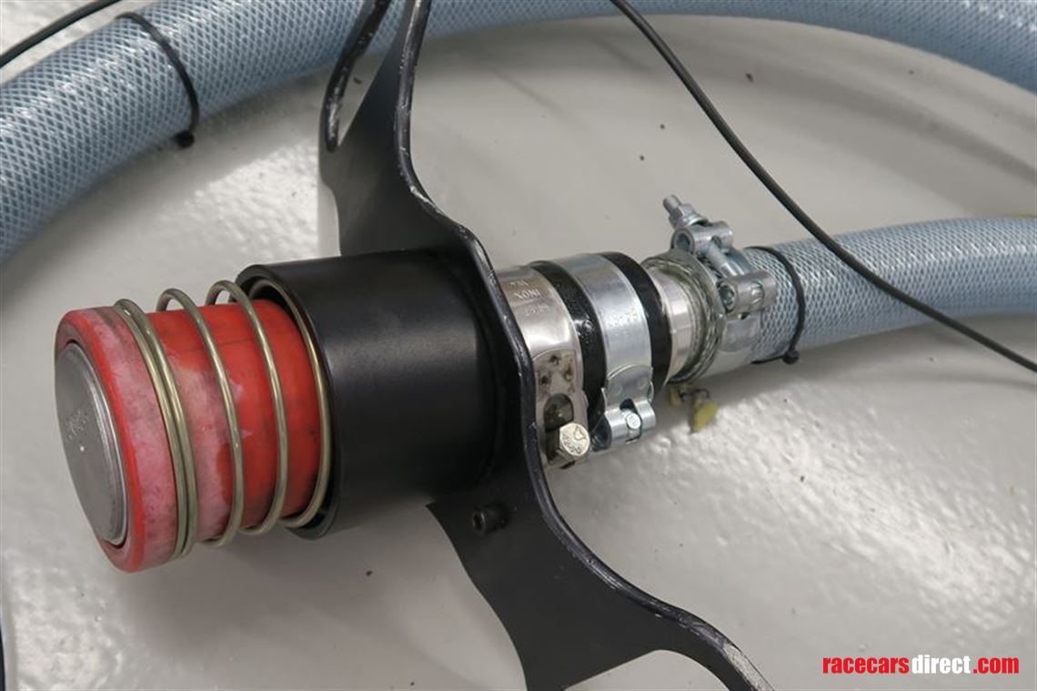 2-x-atl-refuelling-probes-handles-hose