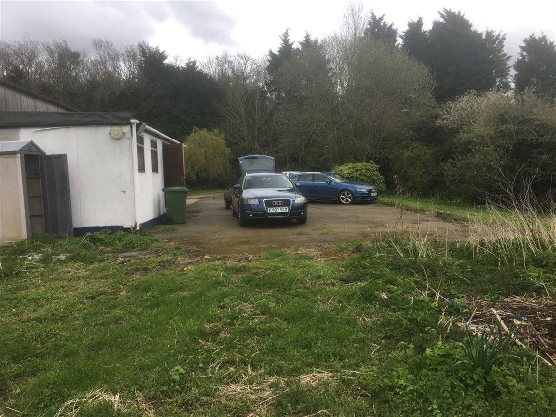 motorsport-workshop-unit-near-silverstone