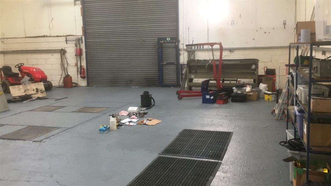 motorsport-workshop-unit-near-silverstone